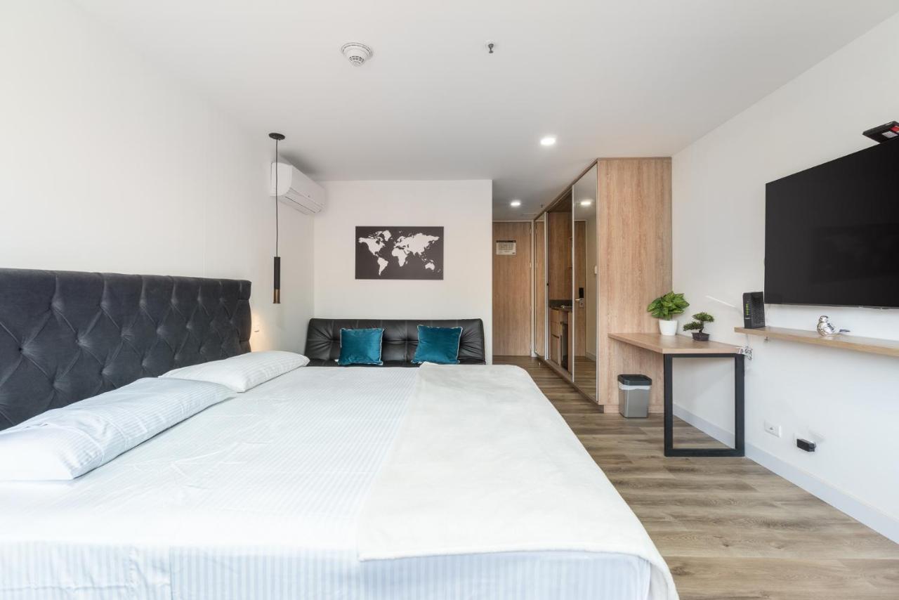Apartamentos Go Living & Suites By Housy Host Medellín Esterno foto