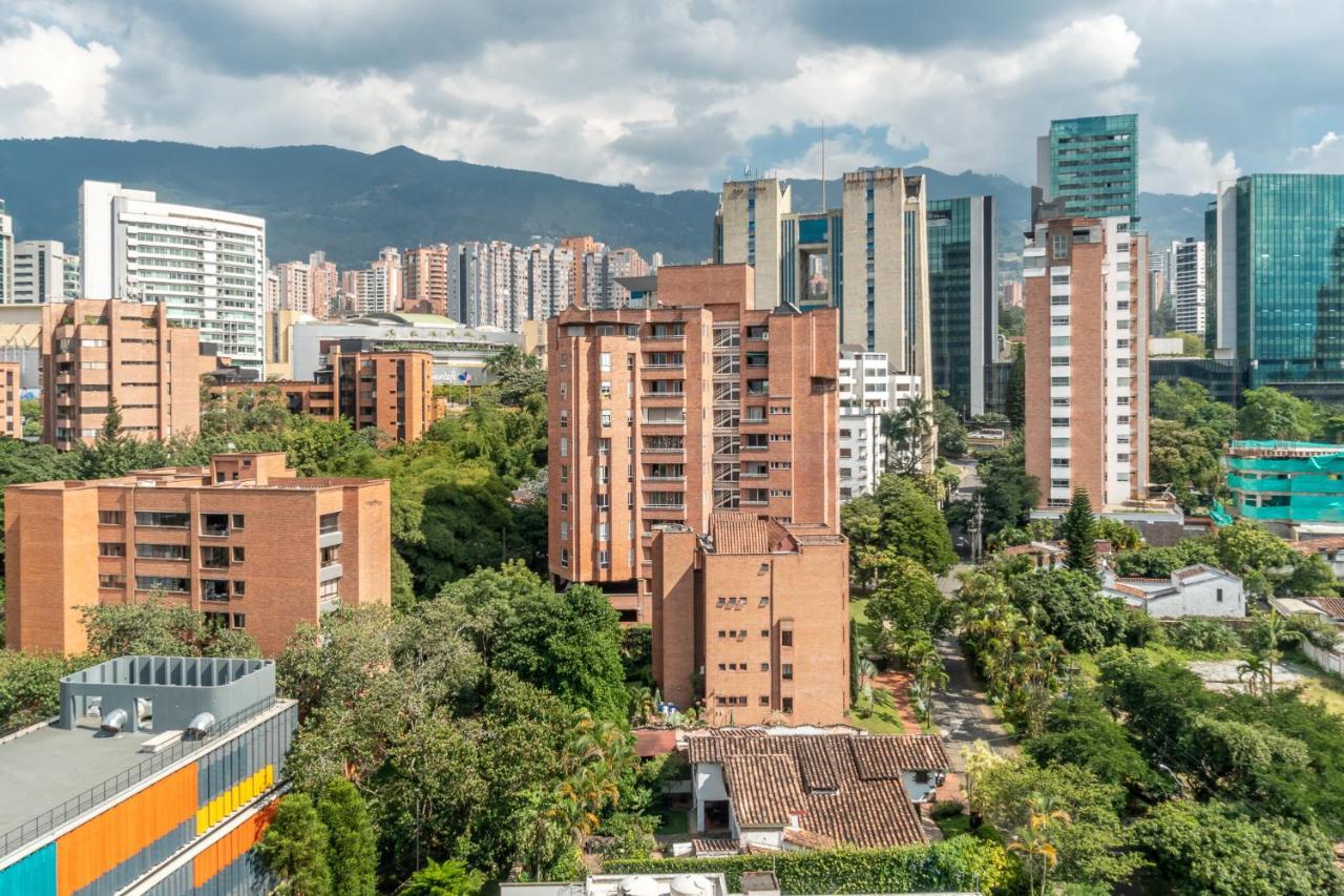 Apartamentos Go Living & Suites By Housy Host Medellín Esterno foto