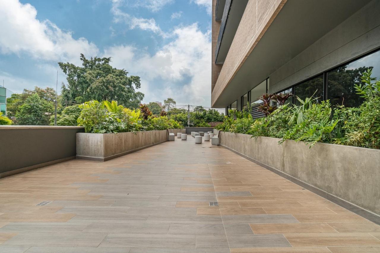 Apartamentos Go Living & Suites By Housy Host Medellín Esterno foto