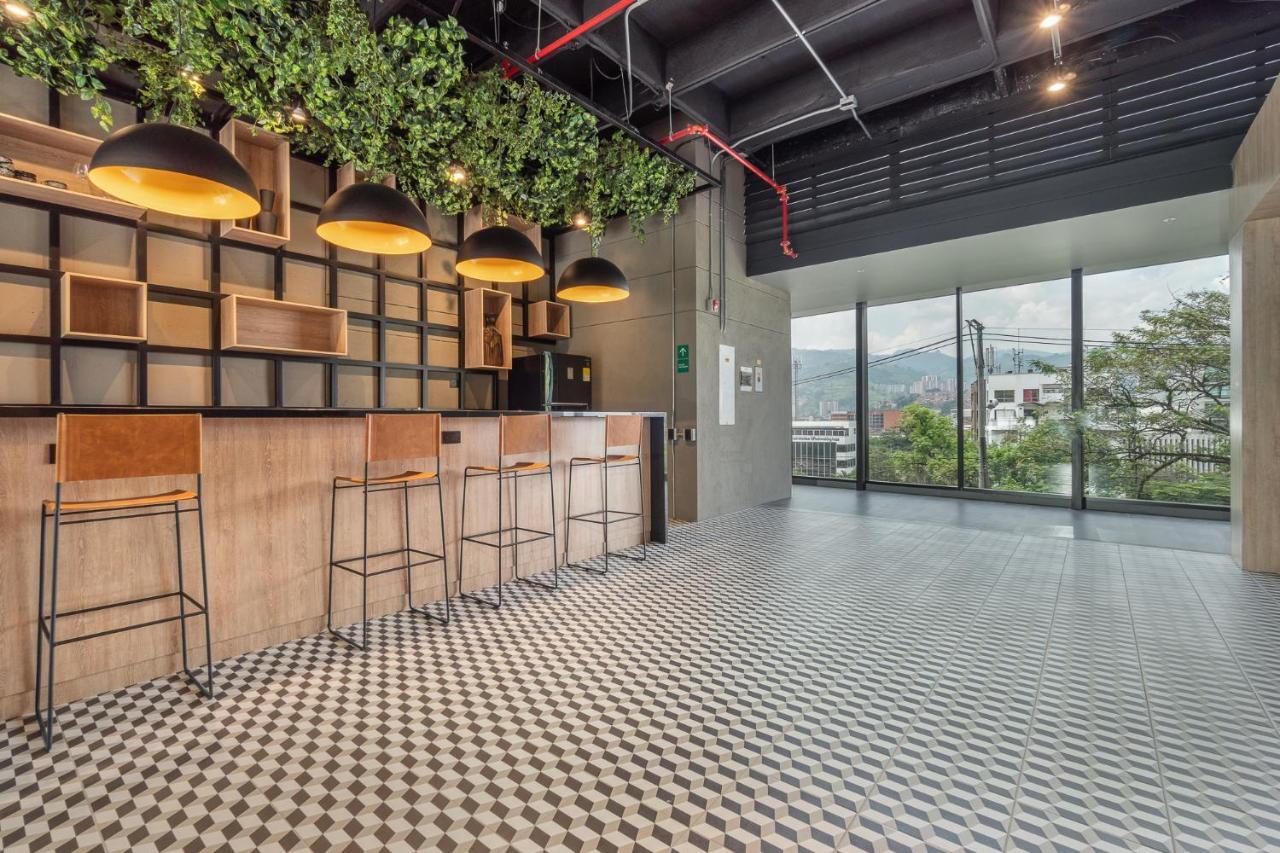 Apartamentos Go Living & Suites By Housy Host Medellín Esterno foto