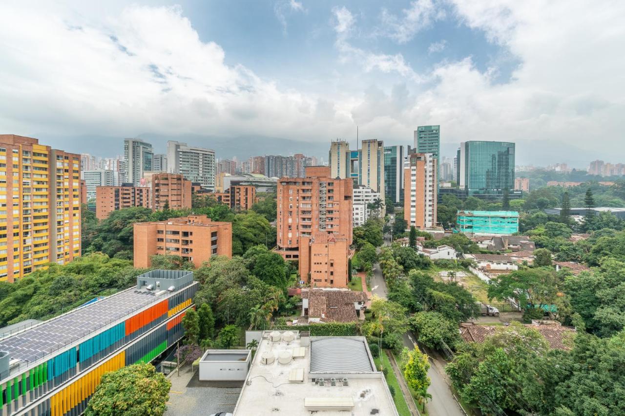 Apartamentos Go Living & Suites By Housy Host Medellín Esterno foto
