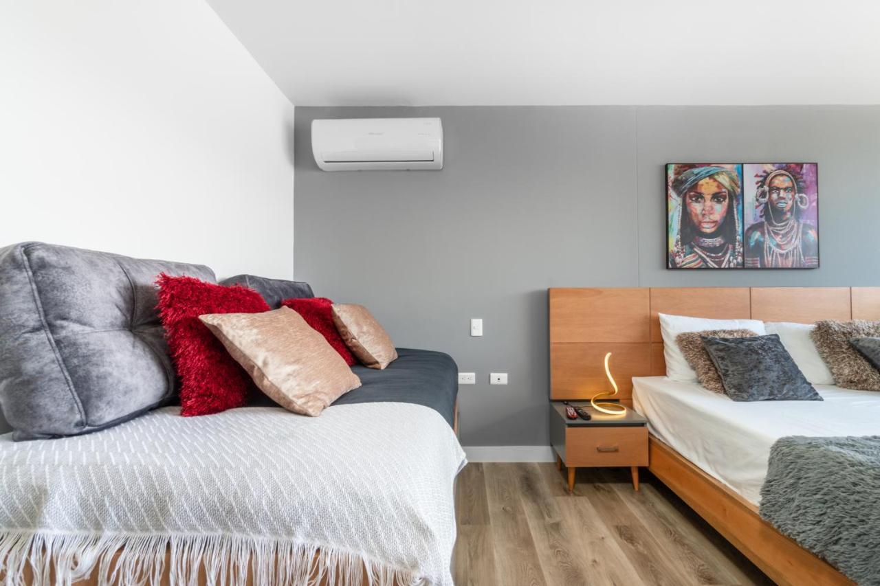 Apartamentos Go Living & Suites By Housy Host Medellín Esterno foto