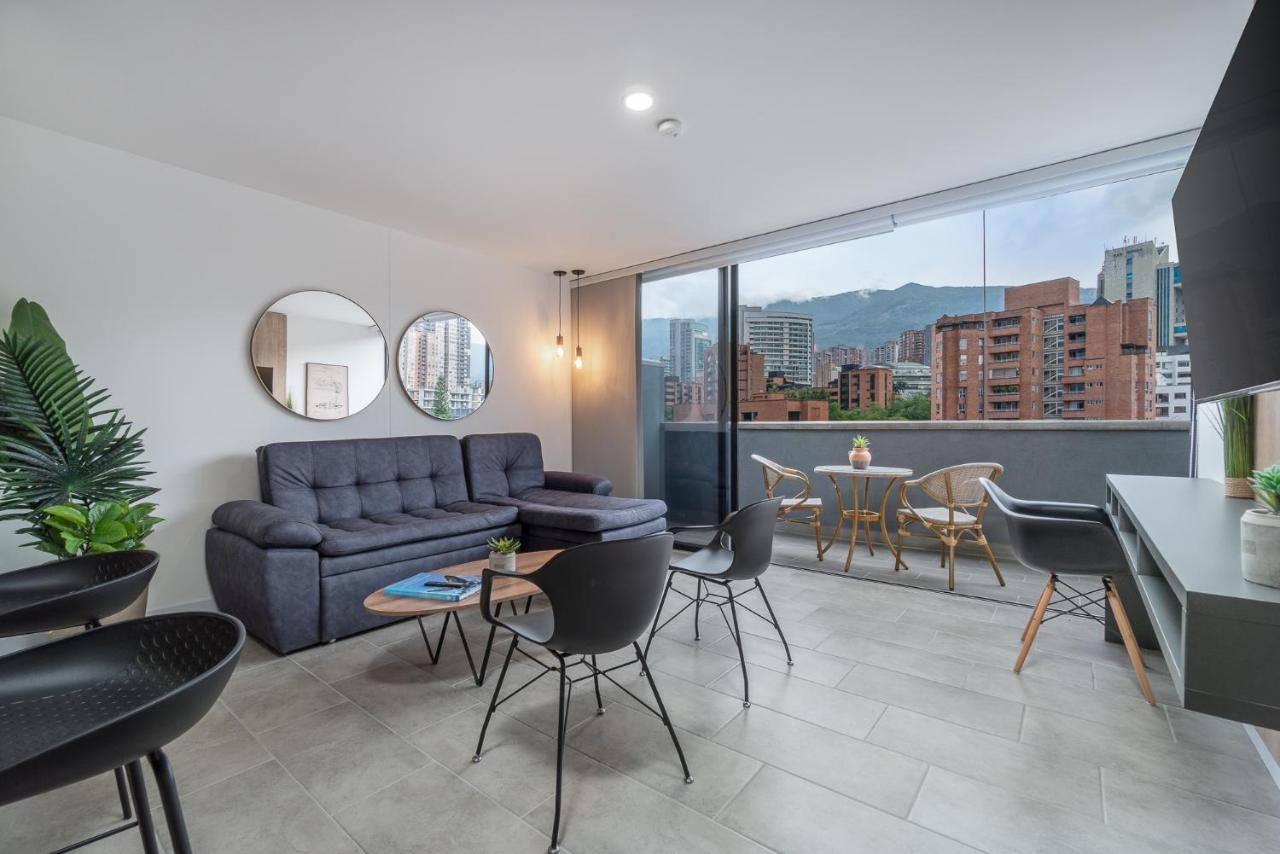 Apartamentos Go Living & Suites By Housy Host Medellín Esterno foto