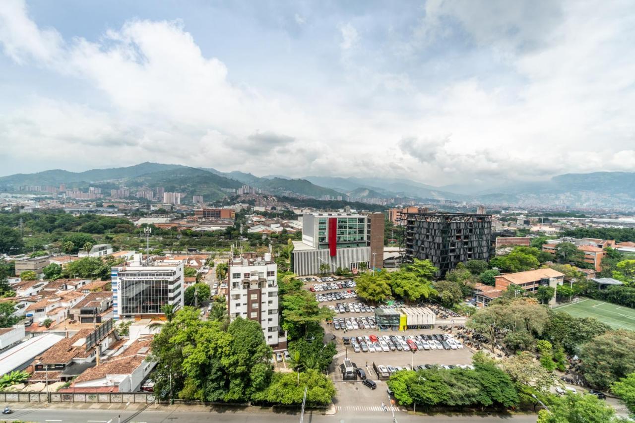 Apartamentos Go Living & Suites By Housy Host Medellín Esterno foto