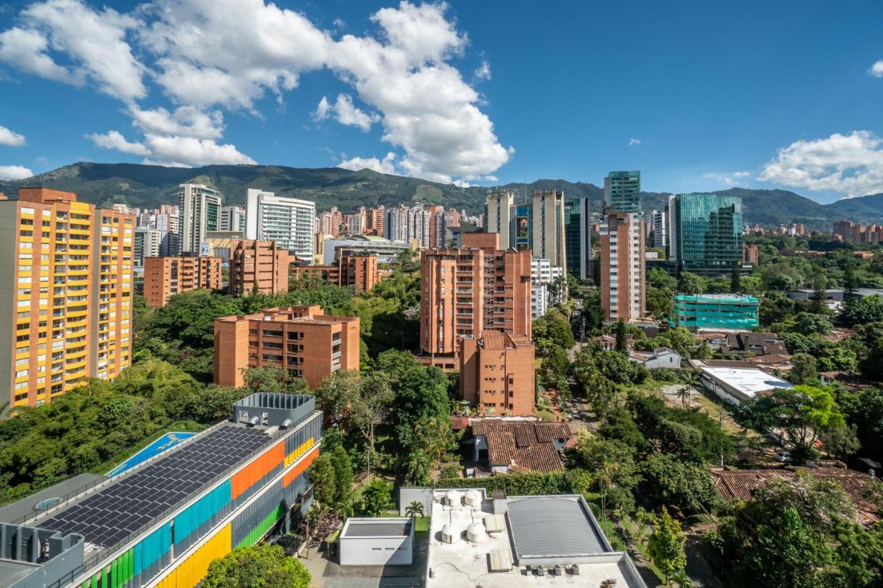 Apartamentos Go Living & Suites By Housy Host Medellín Esterno foto