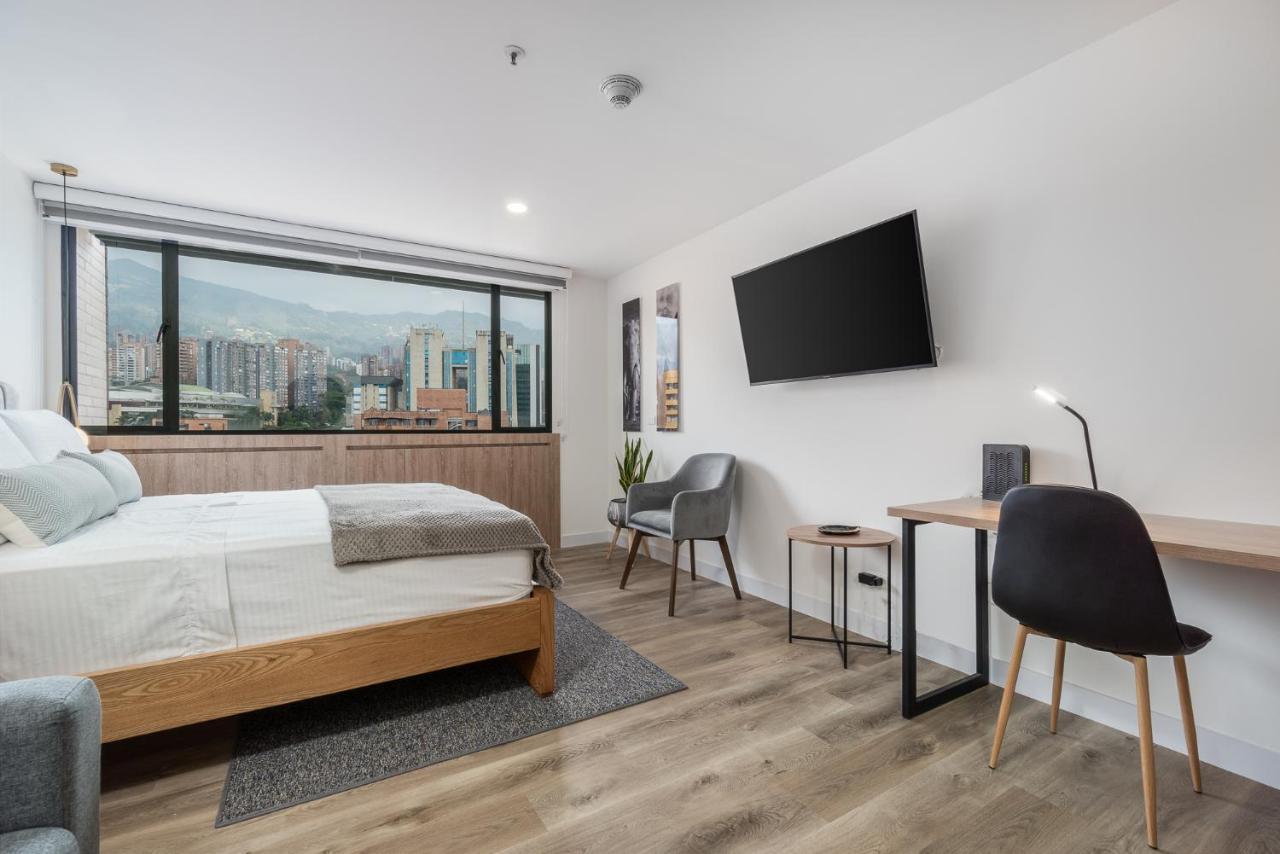 Apartamentos Go Living & Suites By Housy Host Medellín Esterno foto