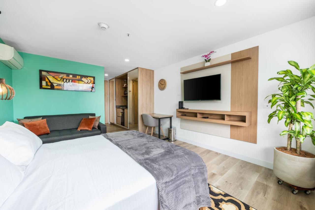 Apartamentos Go Living & Suites By Housy Host Medellín Esterno foto