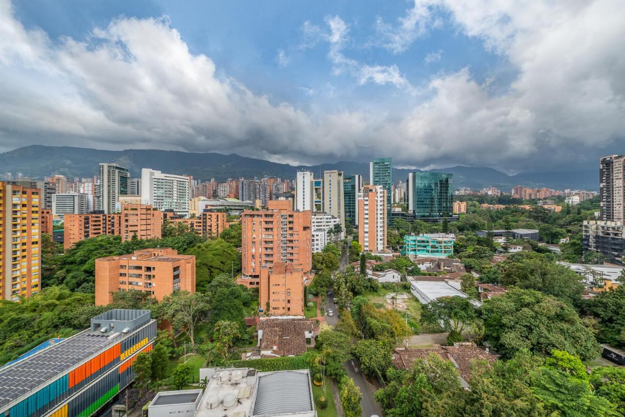 Apartamentos Go Living & Suites By Housy Host Medellín Esterno foto