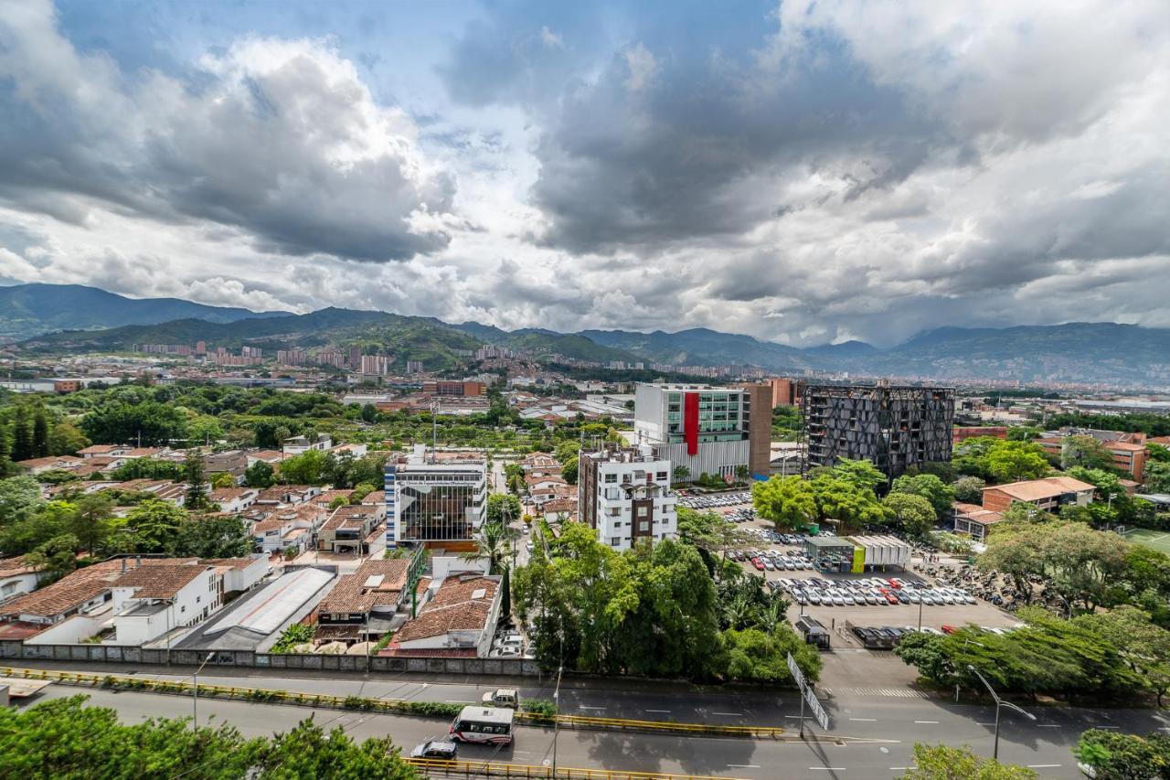 Apartamentos Go Living & Suites By Housy Host Medellín Esterno foto