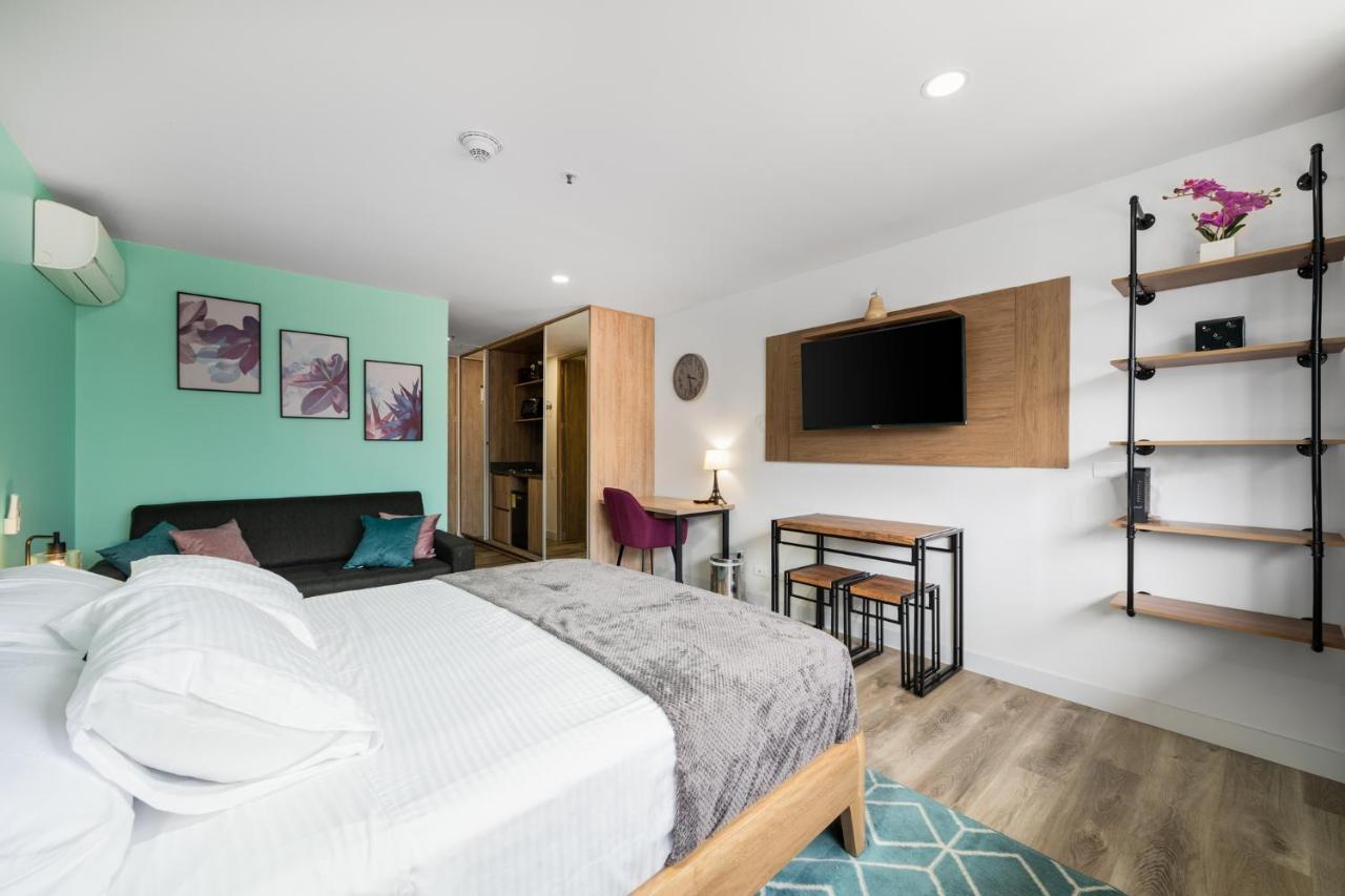Apartamentos Go Living & Suites By Housy Host Medellín Esterno foto